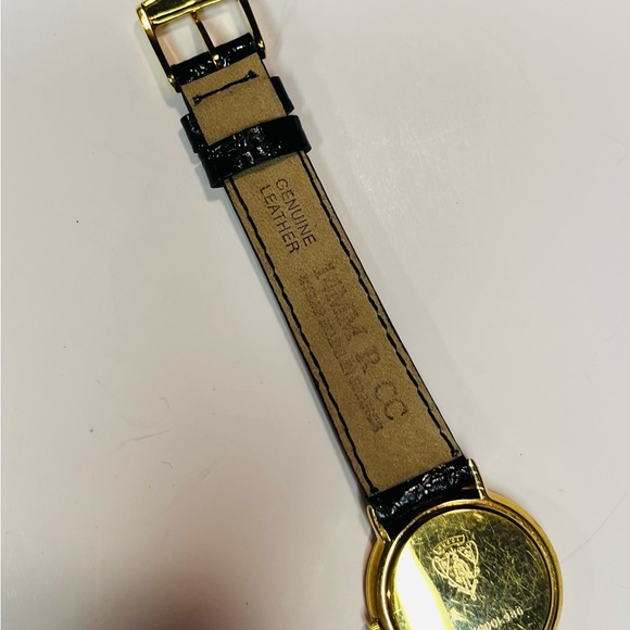 Gucci Vintage Authentic Gold Plated 3000L Genuine Leather Swiss Quartz Watch main image 12
